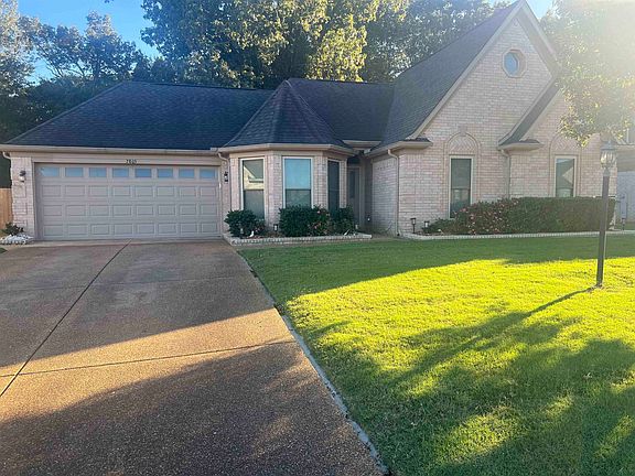 2nd image of 7805 Parkmont Dr