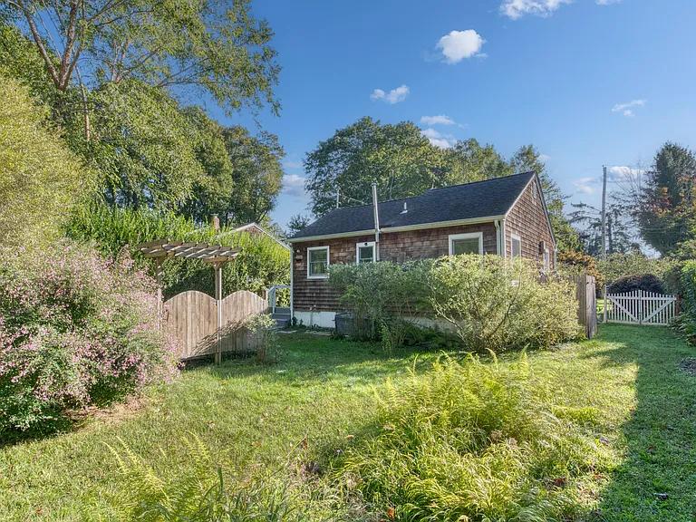 430 Terry Ln — Photo 11