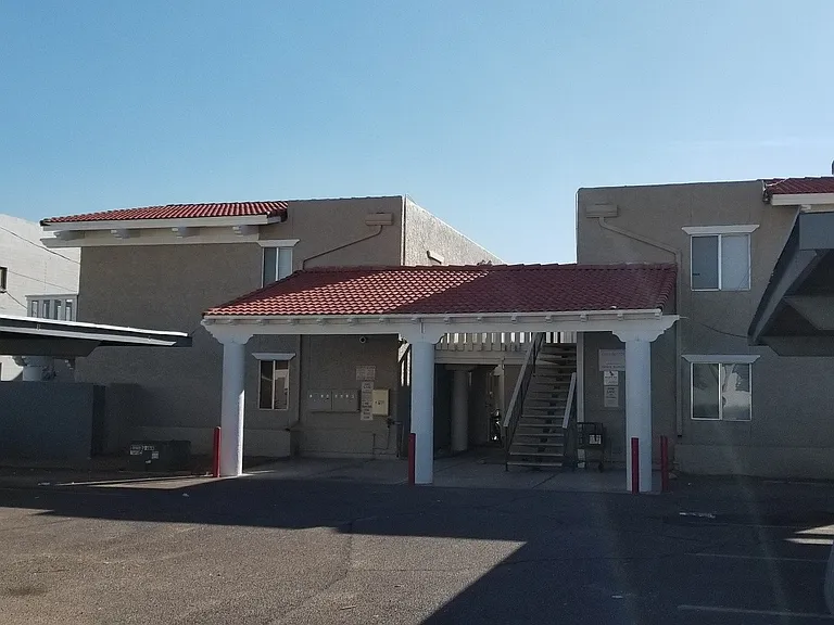 3205 E Earll Dr — Photo 22