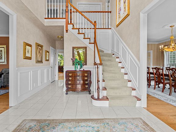 2nd image of 716 Old Westbury Ct