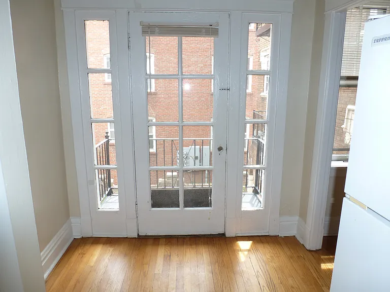 6324 Southwood Ave — Photo 4