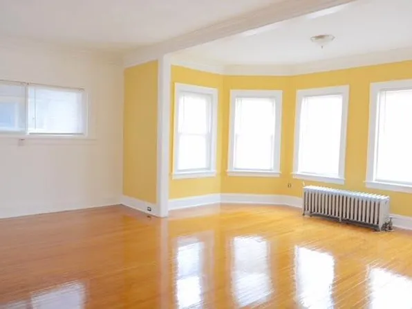 7811 S Euclid Ave, Chicago, IL 60649