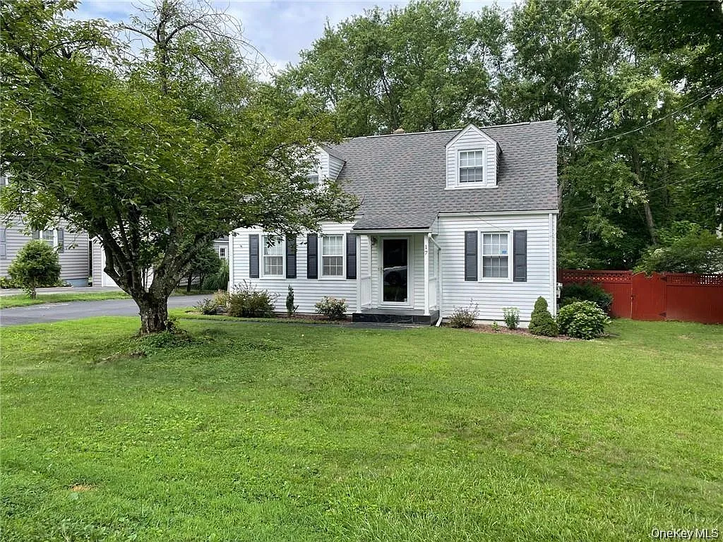 4 bed, 2.0 bath, 1632 sqft, $3,500 — Photo 2
