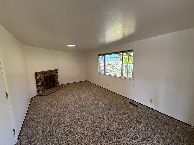 1488 Palace Dr NE — Photo 8