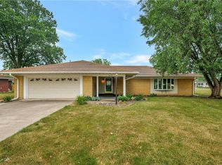 401 Crestview Dr, Mattoon, IL 61938