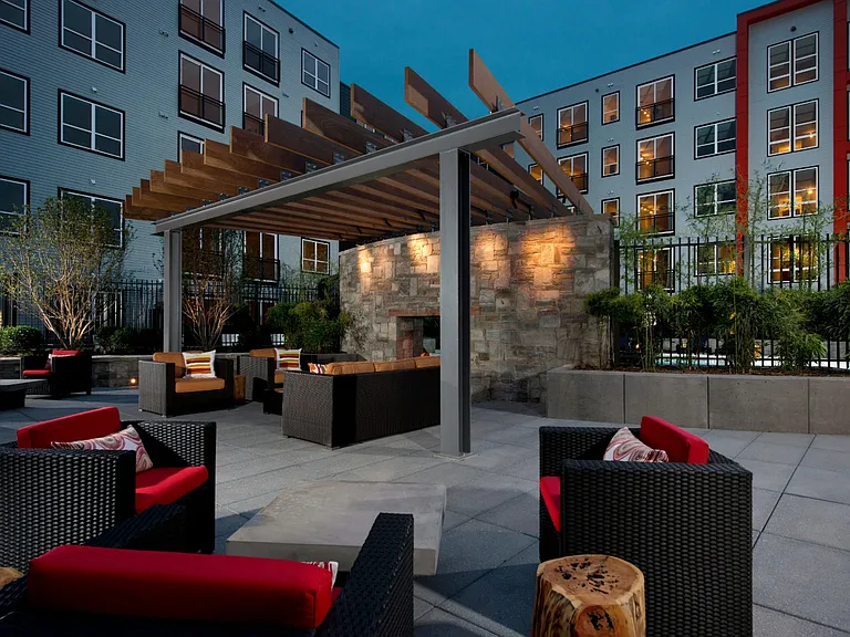 Halstead Square - Lotus & Lofts — Photo 8