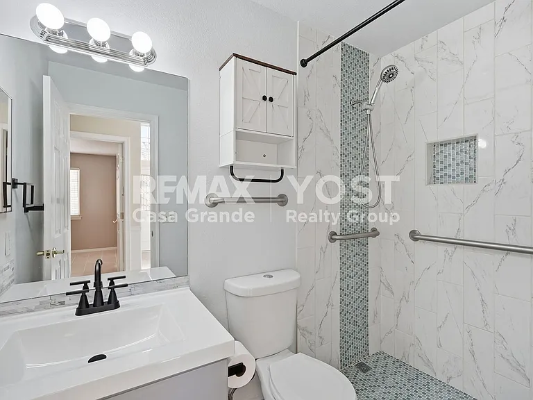 2094 N Sweetwater Dr — Photo 12