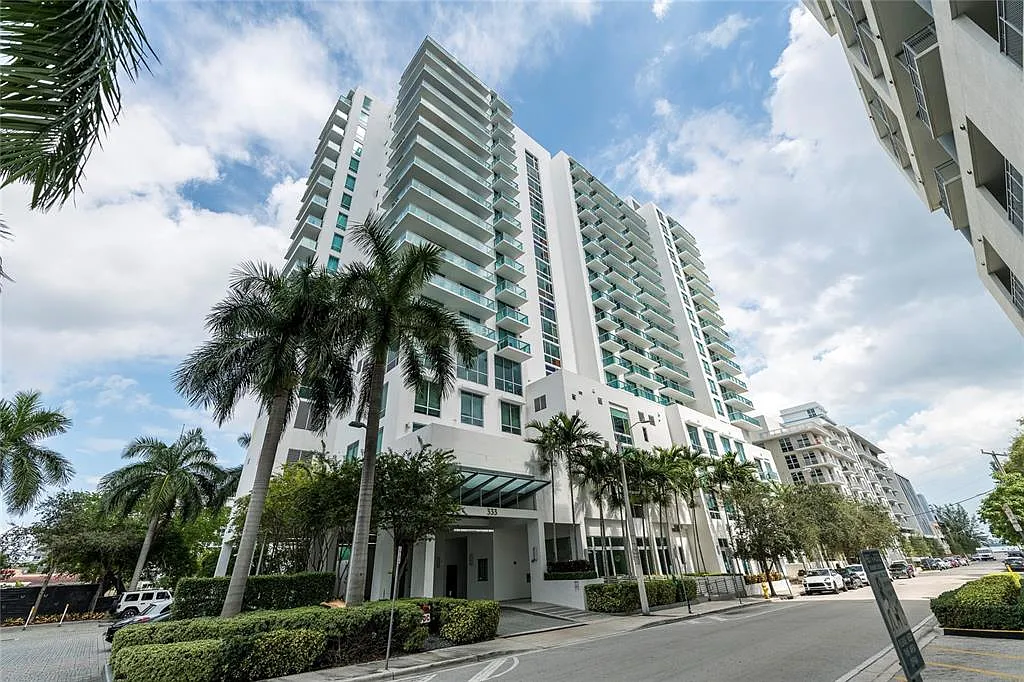 2 bed, 1.5 bath, 1039 sqft, $3,700 — Photo 1