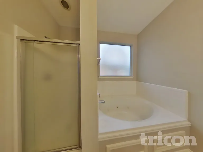 3413 Fashion St — Photo 10