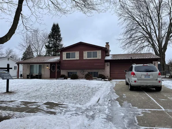 2715 Campbellgate Dr, Waterford, MI 48329