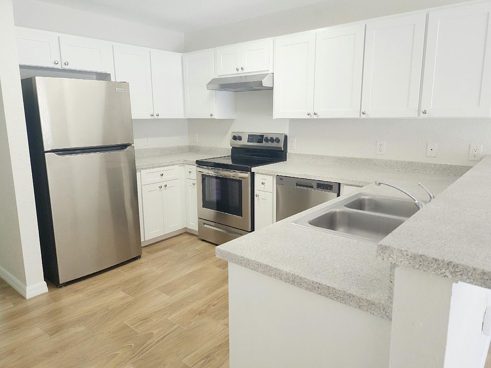 Newly remodeled kitchen with BRAND new stainless steel appliances!