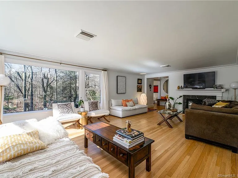 146 Hartford Tpke — Photo 14