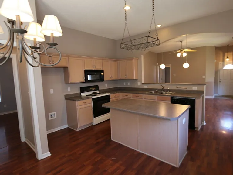 6955 Parkbrook Ln — Photo 5