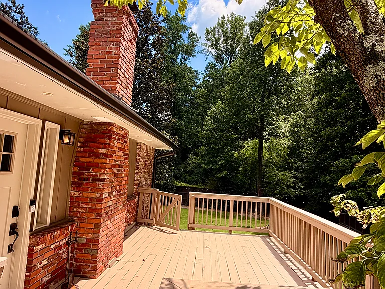 4000 Lower Roswell Rd — Photo 4
