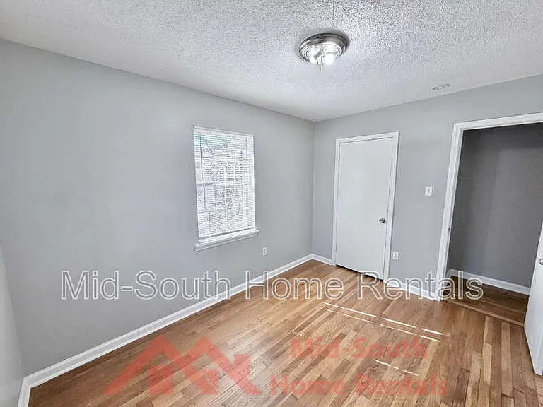 2054 Benford St — Photo 17