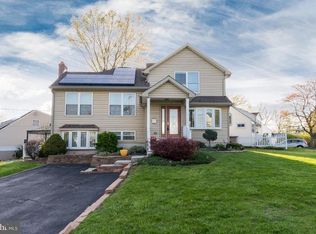 22 Elton Ave, Hamilton, NJ 08620