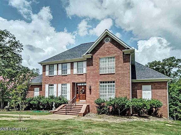 2nd image of 307 Warwick Rd