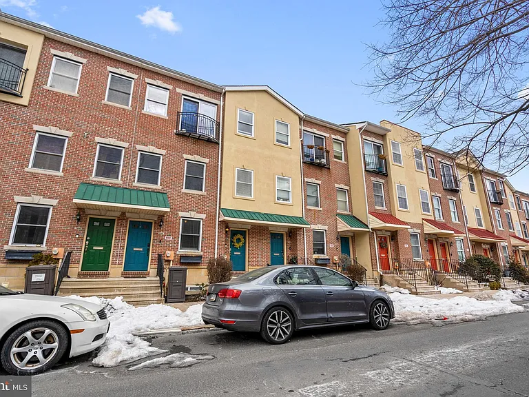 715 Brown St #B — Photo 2