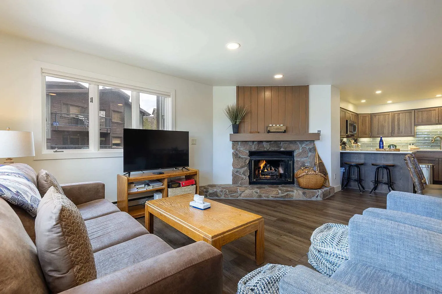 2 bed, 2.0 bath, $2,738 — Photo 2
