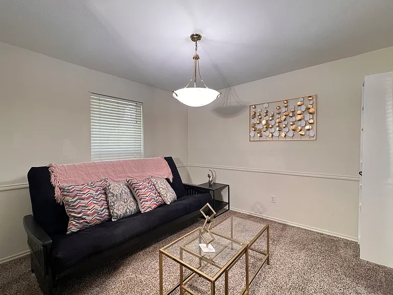Lounge area, layout day bed