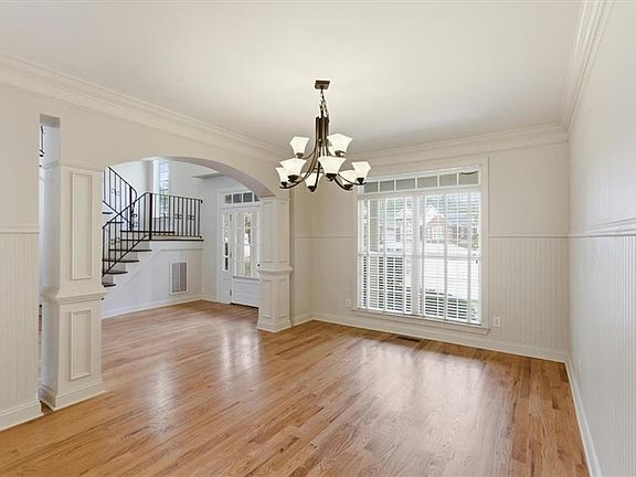 5th image of 16 Nelson Blvd NW