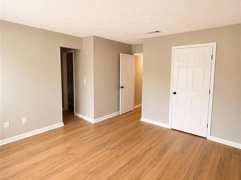 3254 Strawberry Ln — Photo 7