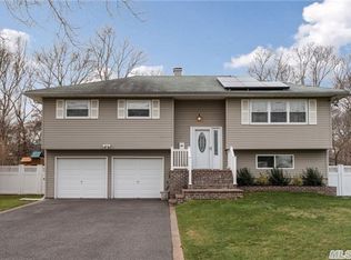 210 Lowell Rd, Sayville, NY 11782