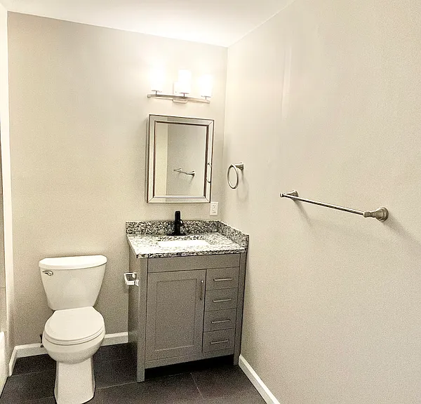 1050 Amsterdam Rd #1050 AMSTERDAM ROAD — Photo 10
