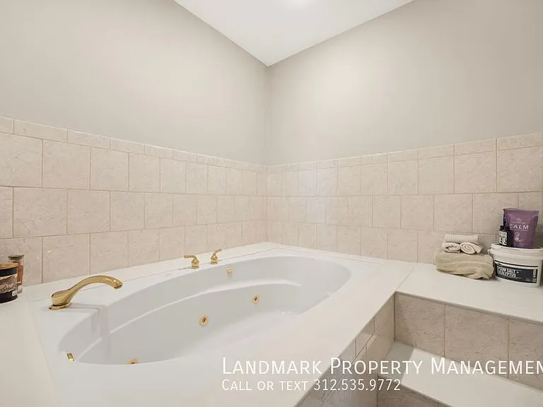 4758 S Champlain Ave — Photo 17