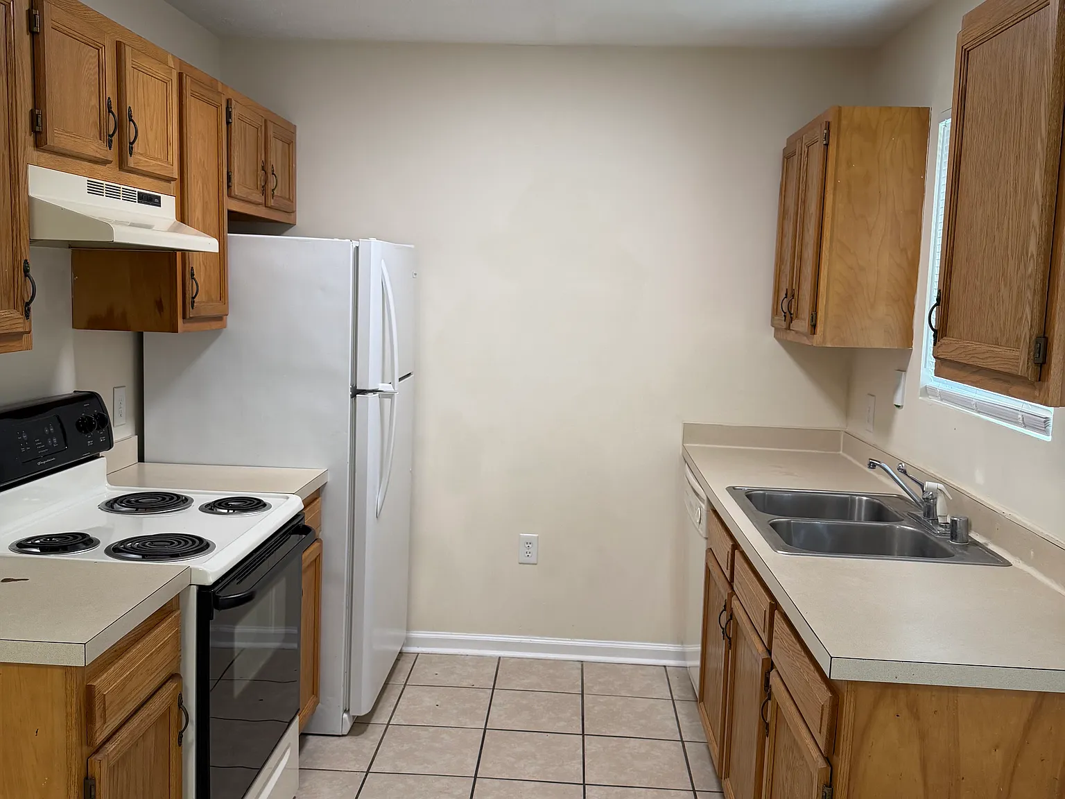 2 bed, 1.5 bath, 900 sqft, $950 — Photo 4