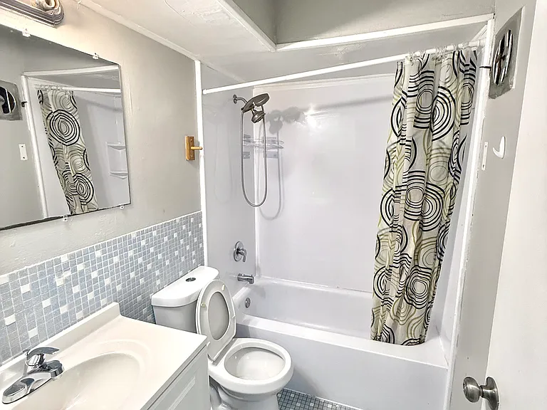 10510 Cinnamon Dr #B — Photo 5