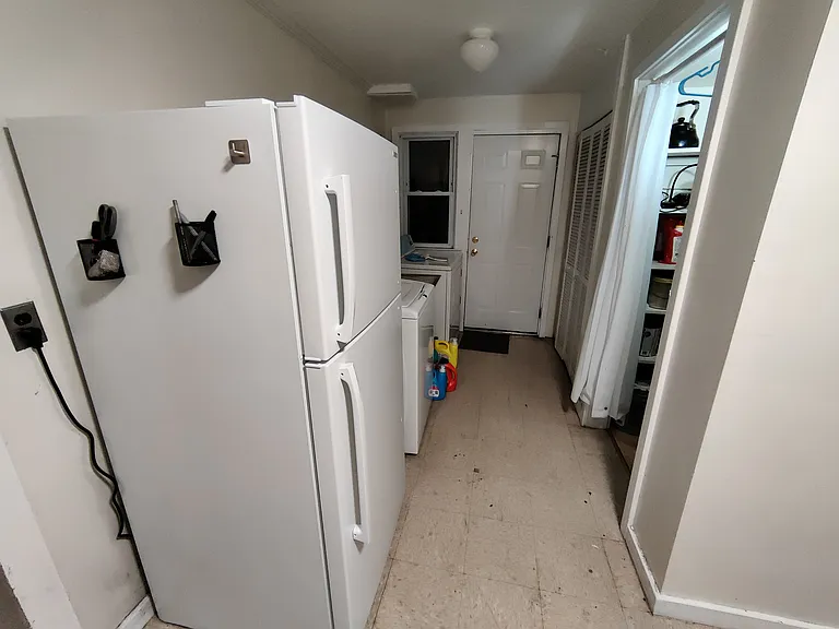 1 Bassett Pl — Photo 13