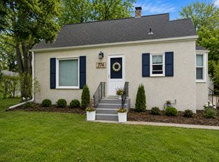 774 County Road B W, Roseville, MN 55113