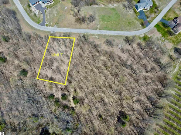 1919 N Blue Water Ct, Suttons Bay, MI 49682