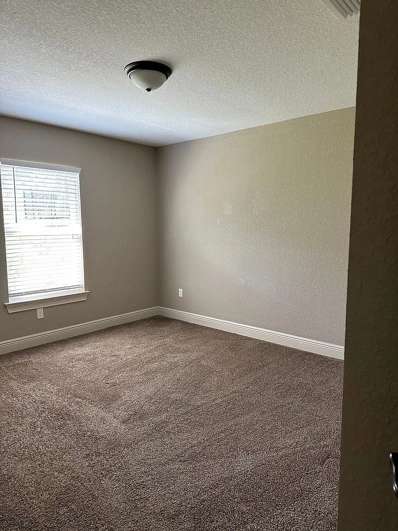 Imperial Model Unit 4 o Marion Oaks — Photo 3