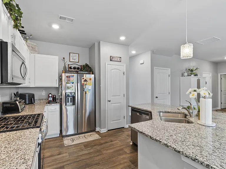 20576 Smithfield Cir — Photo 9