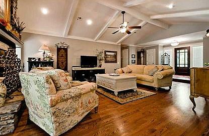 2nd image of 11916 Hickory Dr