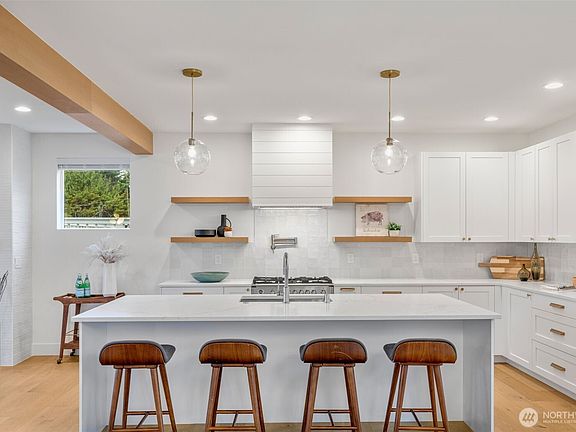 5th image of 6738 21st Avenue SW
