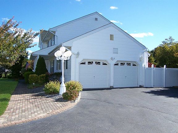 2nd image of 28 Windcrest Dr