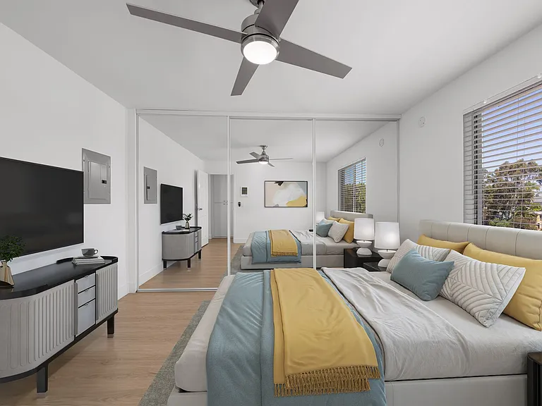 Modern University Crest Apartments 1 Month Free — Photo 4
