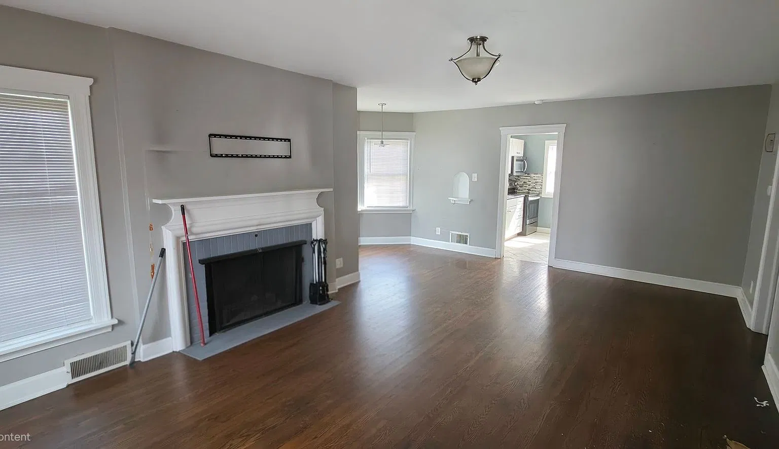 Updated 2-Bedroom Duplex with Garage Access & Convenient Bus Stop Nearby Fort Wayne, IN — Photo 3