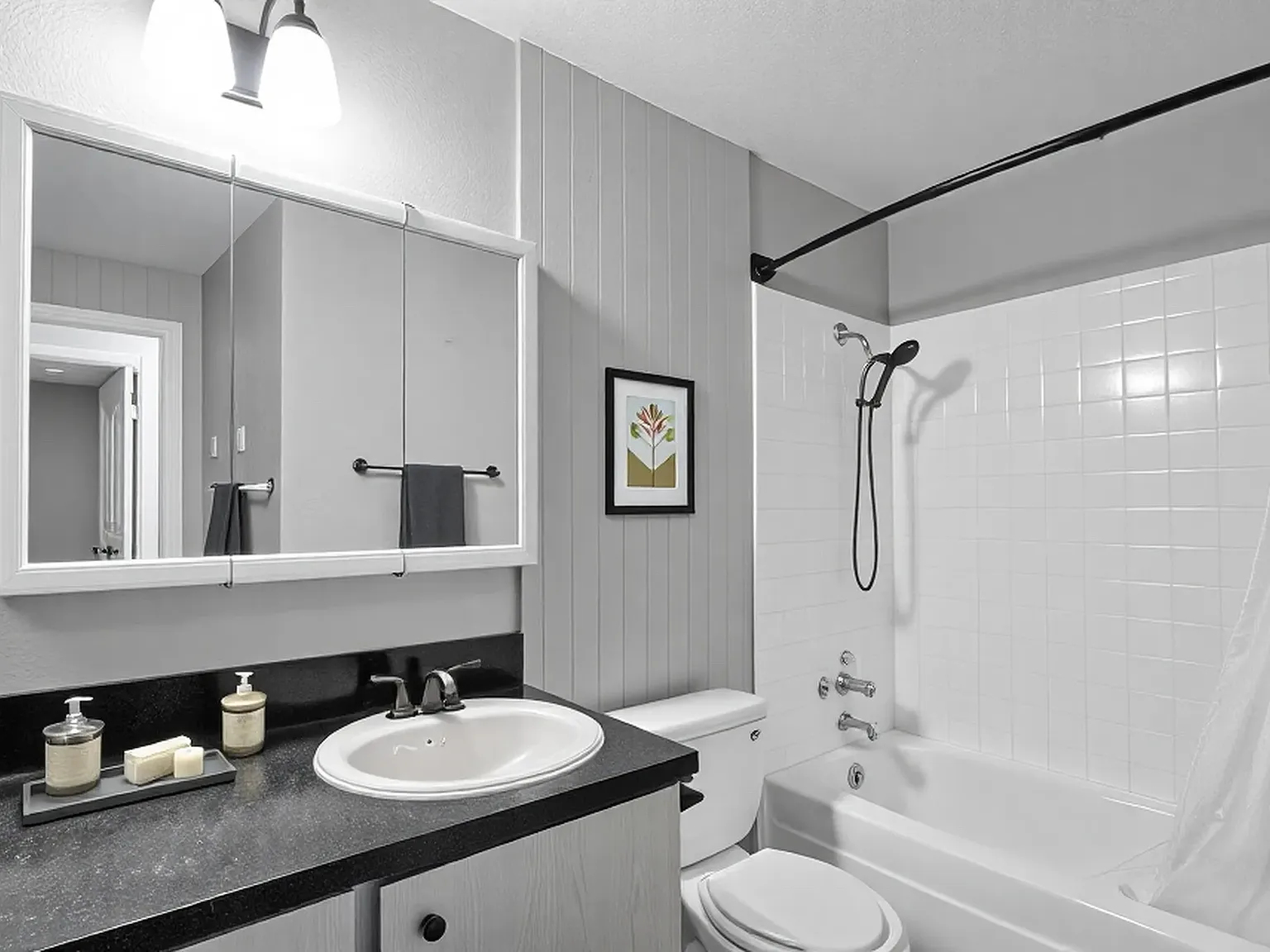 Lindbrook Apartments — Photo 4