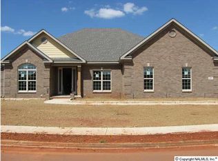 87 Nutcracker Ln, Huntsville, AL 35824