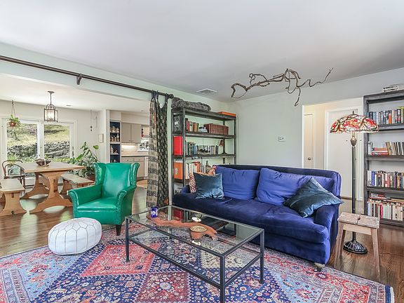4th image of 214 Judson Ave