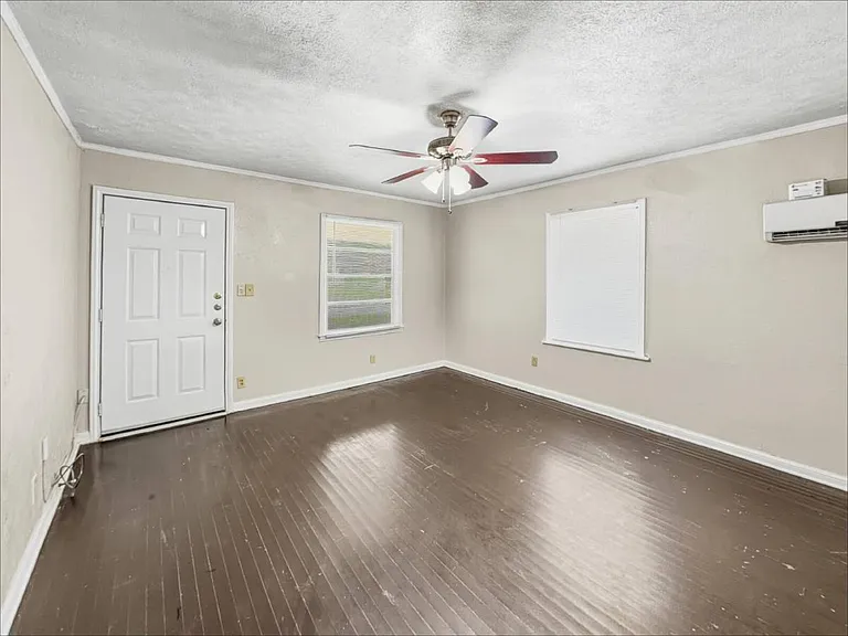 5013 Kessler Rd — Photo 3