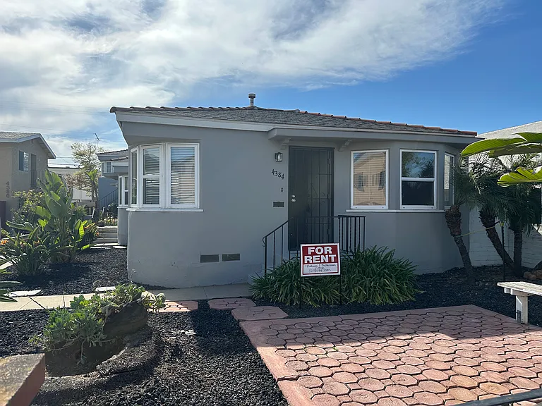4384 Swift Ave — Photo 1