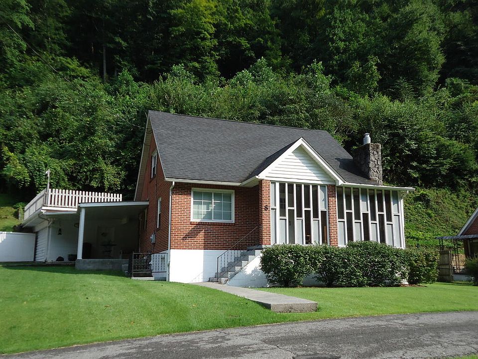 1st image of 8 Oakhurst Dr