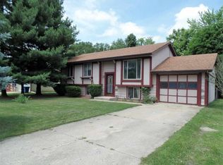 112 Willow Dr, Walkerton, IN 46574