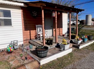 31 W 8th St, Kiowa, OK 74553