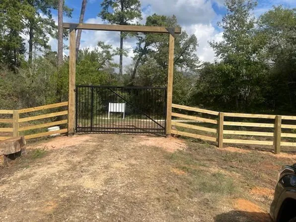 620 Snell Rd, Livingston, TX 77351